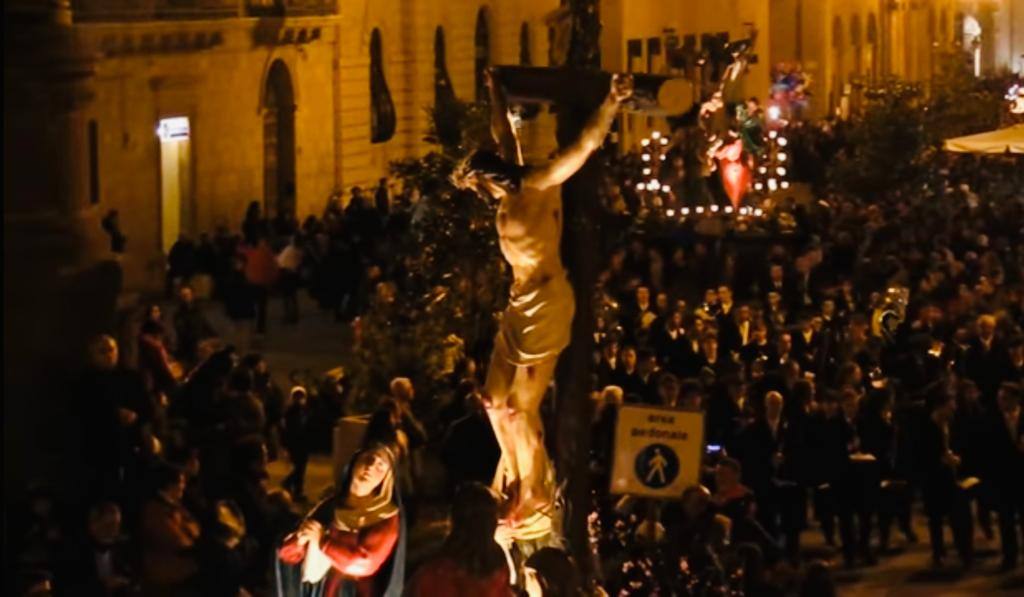 I riti spettacolari della Settimana Santa in Sicilia dove la fede dà