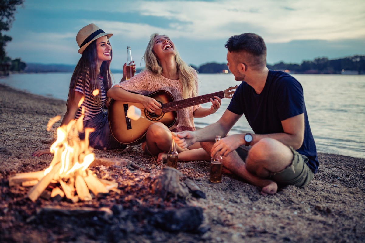 Falò e... peperoni! Ecco come si festeggia il Ferragosto nelle città