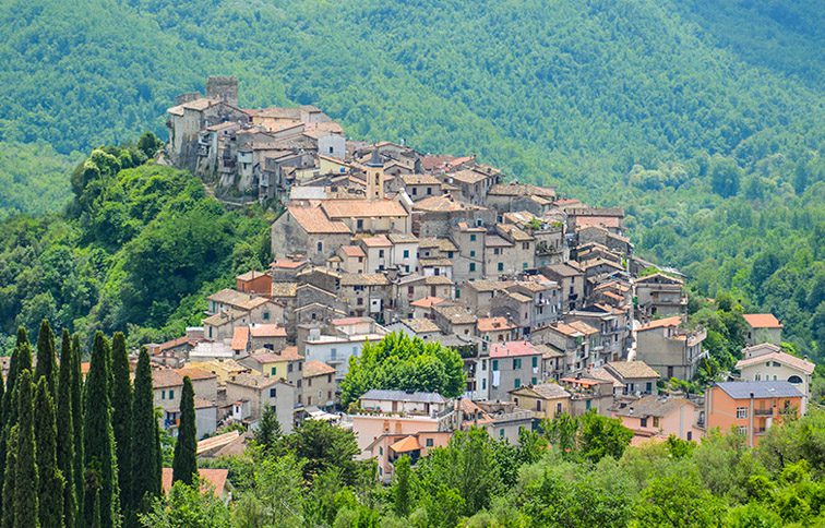 Licenza di meraviglia: il piccolo borgo del Lazio dalla storia antica