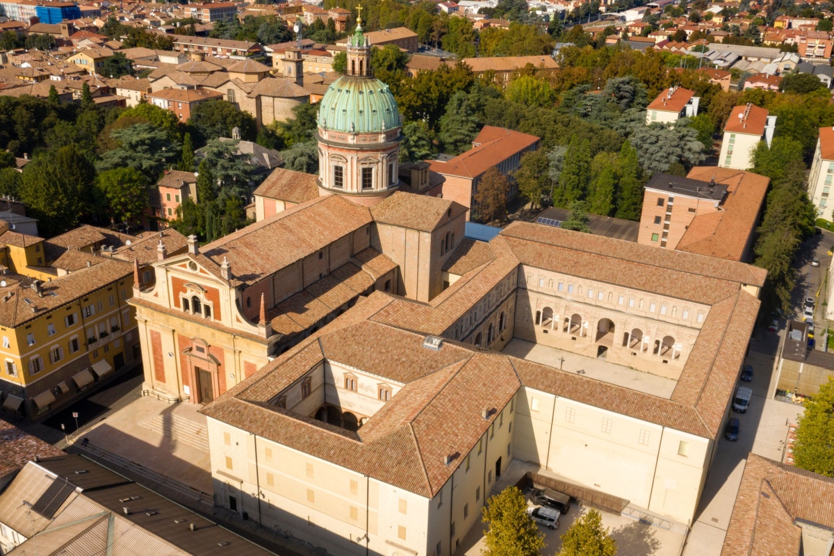 Arte e storia "a prova di monaci": nel cuore di Reggio Emilia c'è un